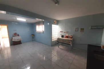 Casa assobradada à venda no Jardim Mutinga na Rua Belo Jardim 