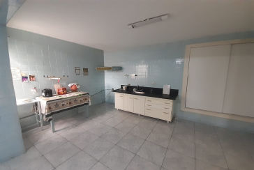 Casa assobradada à venda no Jardim Mutinga na Rua Belo Jardim 