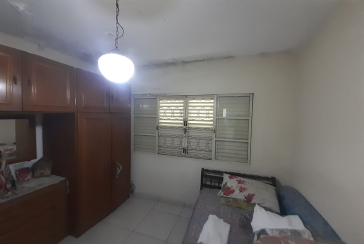 Casa assobradada à venda no Jardim Mutinga na Rua Belo Jardim 
