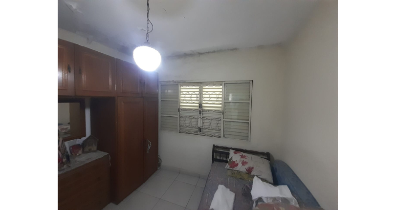 Casa assobradada à venda no Jardim Mutinga na Rua Belo Jardim 