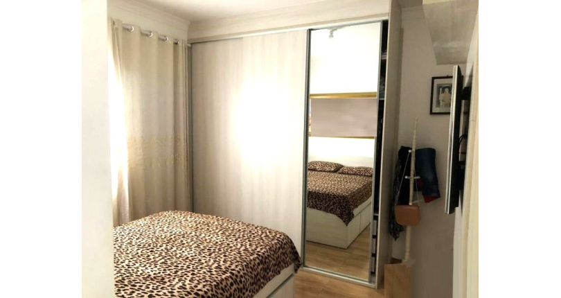 Casa assobradada à venda na Ayrosa na Rua Arara