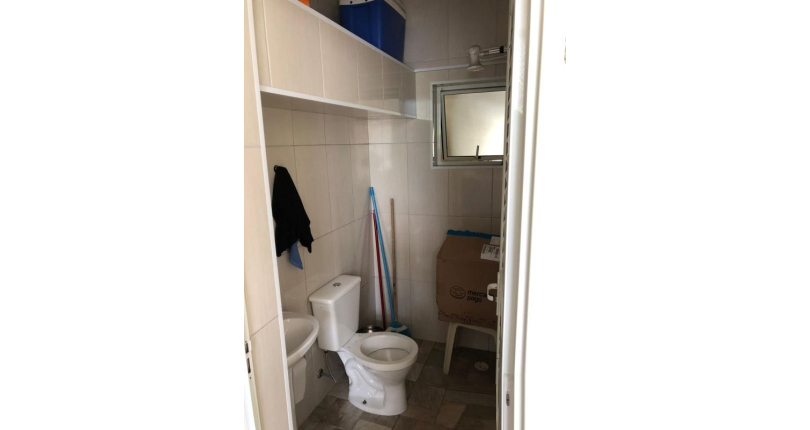 Casa assobradada à venda na Ayrosa na Rua Arara