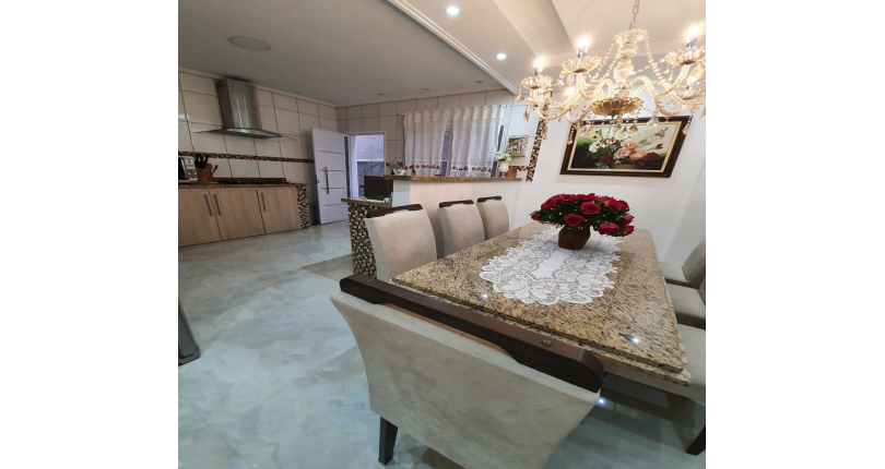 Belo Sobrado à venda no Jardim Vista Linda na Rua Amapola