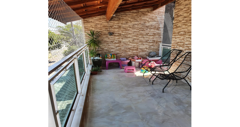 Belo Sobrado à venda no Jardim Vista Linda na Rua Amapola