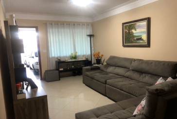 Belo Sobrado à venda na Vila Guedes na Rua São Francisco de Assis