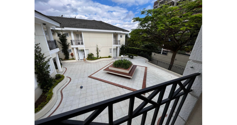 Belíssimo Sobrado à venda no Parque São Domingos na Rua Giovani Recordati 68