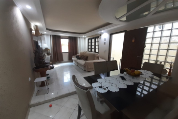 Bela Casa assobradada à venda no Parque São Domingos na Rua Severino Vilar Filho