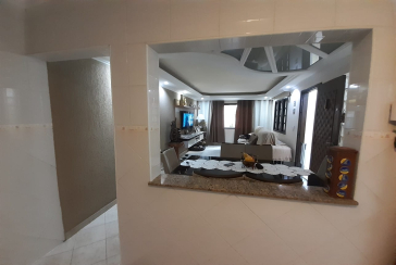 Bela Casa assobradada à venda no Parque São Domingos na Rua Severino Vilar Filho