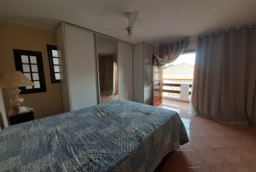 Bela Casa assobradada à venda no Parque São Domingos na Rua Severino Vilar Filho