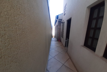 Bela Casa assobradada à venda no Parque São Domingos na Rua Severino Vilar Filho