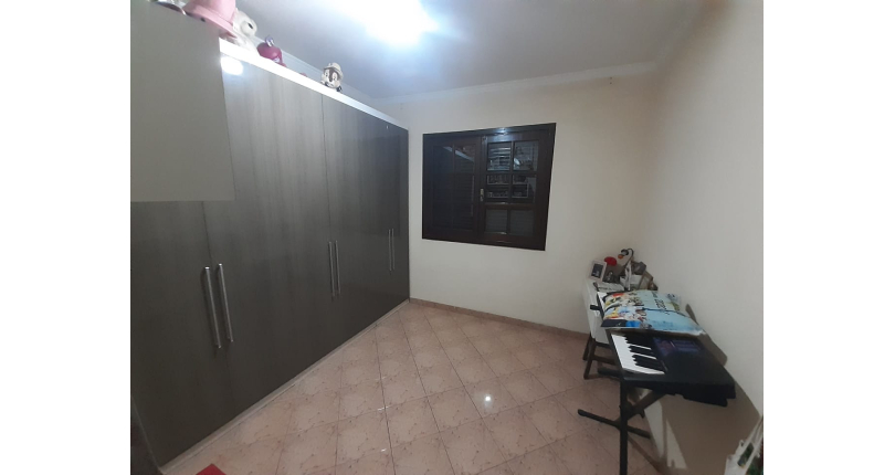 Bela Casa assobradada à venda no Parque São Domingos na Rua Severino Vilar Filho