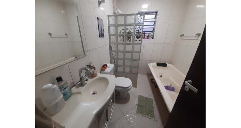 Bela Casa assobradada à venda no Parque São Domingos na Rua Severino Vilar Filho