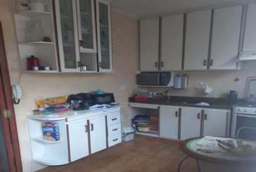 Casa assobradada à venda no Parque São Domingos na Rua Almiro Bernardo