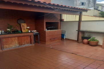 Casa assobradada à venda no Parque São Domingos na Rua Almiro Bernardo