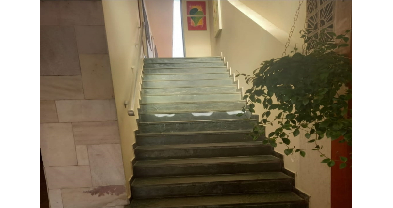 Casa assobradada à venda no Parque São Domingos na Rua Almiro Bernardo