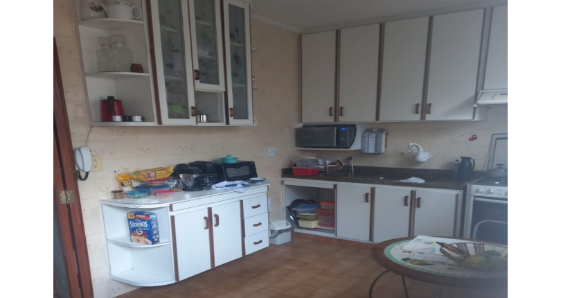 Casa assobradada à venda no Parque São Domingos na Rua Almiro Bernardo