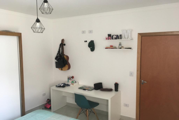 BELO Sobrado à venda no Jardim Bandeirantes (Zona Norte) na Rua Engenheiro Dolabela