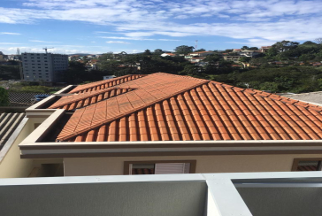 BELO Sobrado à venda no Jardim Bandeirantes (Zona Norte) na Rua Engenheiro Dolabela