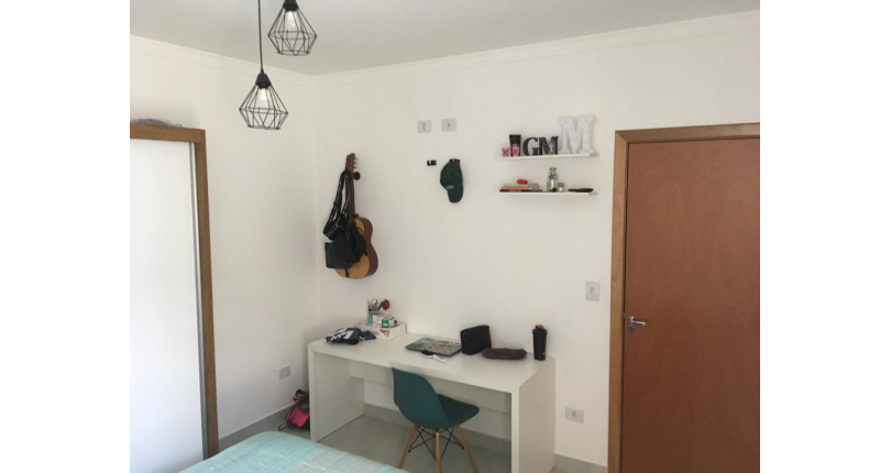 BELO Sobrado à venda no Jardim Bandeirantes (Zona Norte) na Rua Engenheiro Dolabela