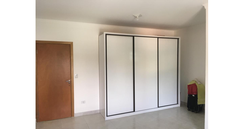 BELO Sobrado à venda no Jardim Bandeirantes (Zona Norte) na Rua Engenheiro Dolabela