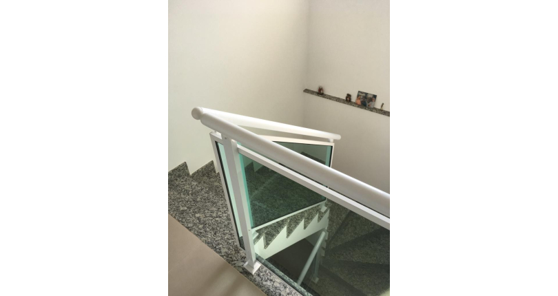 BELO Sobrado à venda no Jardim Bandeirantes (Zona Norte) na Rua Engenheiro Dolabela