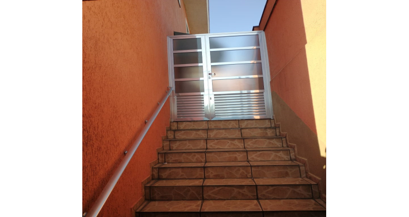 Sobrado à venda no Jardim Santo Elias na Rua Armando Flamarion Coelho