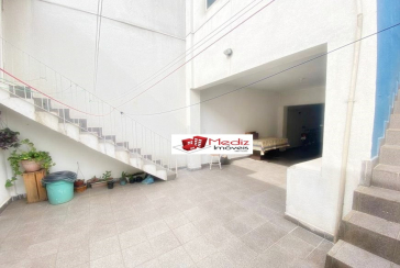 Belo Sobrado à venda no Jardim Santo Elias na Rua Cícero Fernandes de Lyra