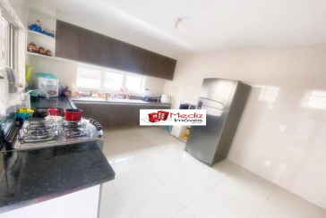 Belo Sobrado à venda no Jardim Santo Elias na Rua Cícero Fernandes de Lyra