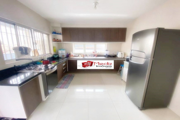 Belo Sobrado à venda no Jardim Santo Elias na Rua Cícero Fernandes de Lyra