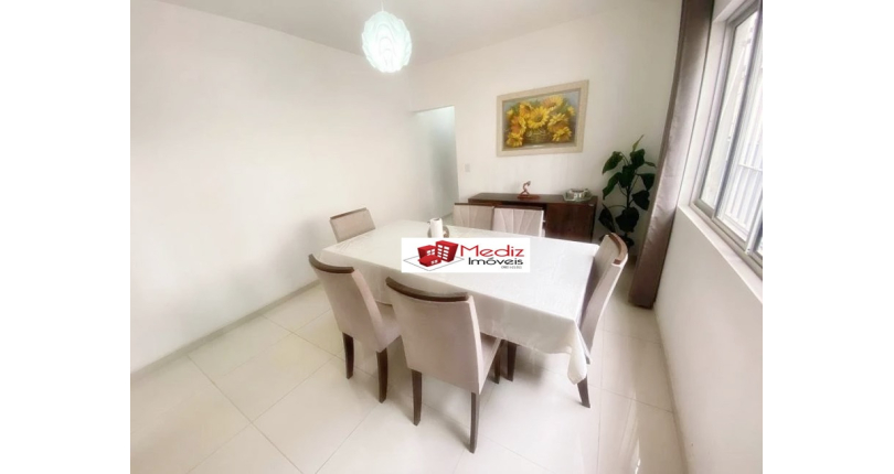 Belo Sobrado à venda no Jardim Santo Elias na Rua Cícero Fernandes de Lyra