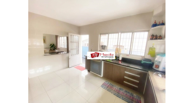 Belo Sobrado à venda no Jardim Santo Elias na Rua Cícero Fernandes de Lyra