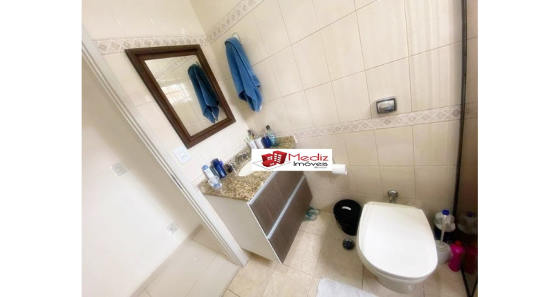 Belo Sobrado à venda no Jardim Santo Elias na Rua Cícero Fernandes de Lyra