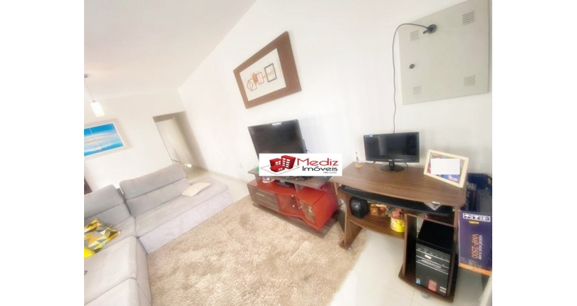 Belo Sobrado à venda no Jardim Santo Elias na Rua Cícero Fernandes de Lyra