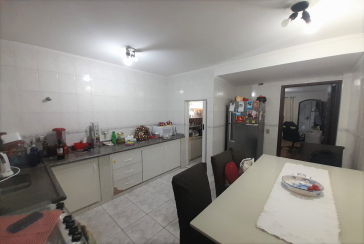 Bom Sobrado à venda no Conjunto Residencial Vista Verde na Rua Ricardo Abed