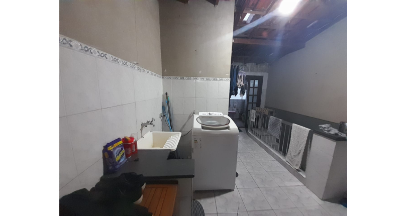 Bom Sobrado à venda no Conjunto Residencial Vista Verde na Rua Ricardo Abed