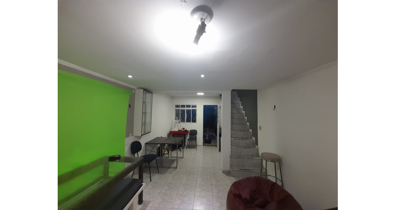 Bom Sobrado à venda no Conjunto Residencial Vista Verde na Rua Ricardo Abed