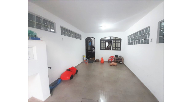 Bom Sobrado à venda no Conjunto Residencial Vista Verde na Rua Ricardo Abed