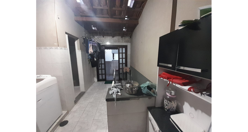 Bom Sobrado à venda no Conjunto Residencial Vista Verde na Rua Ricardo Abed