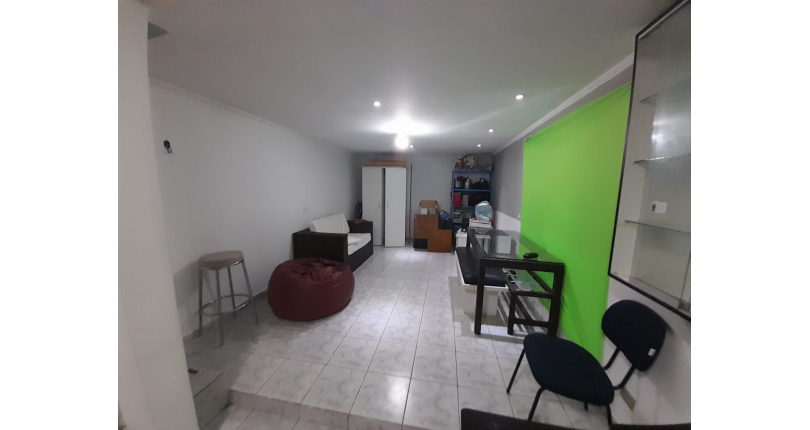 Bom Sobrado à venda no Conjunto Residencial Vista Verde na Rua Ricardo Abed