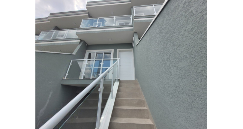 Belo Sobrado novo à venda na Vila Jaguara na Rua Pinheiro Raposo 153