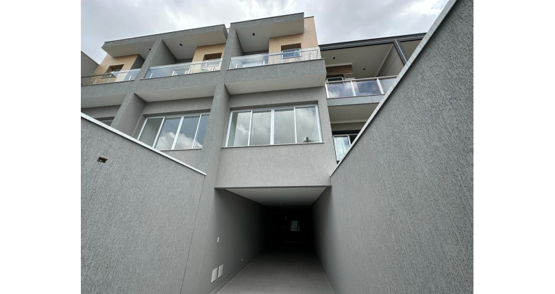  Lindo Sobrado novo à venda no Parque São Domingos na Rua Sérvio Clevinski 54