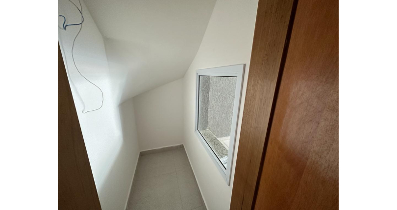  Lindo Sobrado novo à venda no Parque São Domingos na Rua Sérvio Clevinski 54