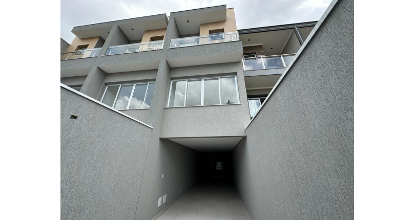  Lindo Sobrado novo à venda no Parque São Domingos na Rua Sérvio Clevinski 54