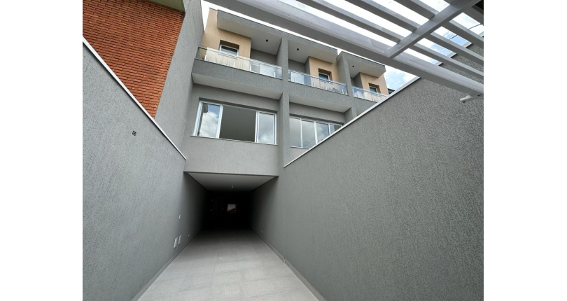 Lindo Sobrado novo à venda no Parque São Domingos na Rua Sérvio Clevinski 60