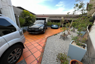 Linda Casa Térrea à venda no Jardim São José (Zona Norte) na Praça Ribeira das Naus