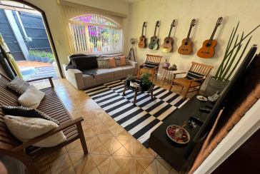 Linda Casa Térrea à venda no Jardim São José (Zona Norte) na Praça Ribeira das Naus