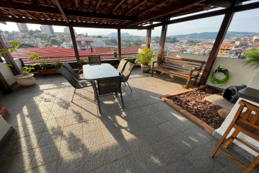 Linda Casa Térrea à venda no Jardim São José (Zona Norte) na Praça Ribeira das Naus