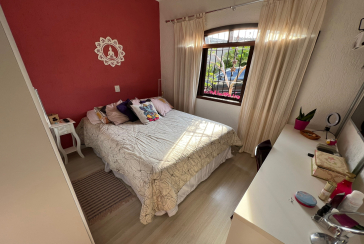 Linda Casa Térrea à venda no Jardim São José (Zona Norte) na Praça Ribeira das Naus