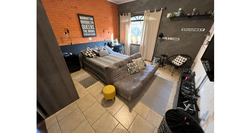 Linda Casa Térrea à venda no Jardim São José (Zona Norte) na Praça Ribeira das Naus