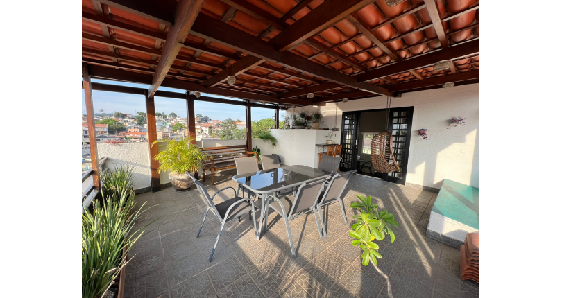 Linda Casa Térrea à venda no Jardim São José (Zona Norte) na Praça Ribeira das Naus